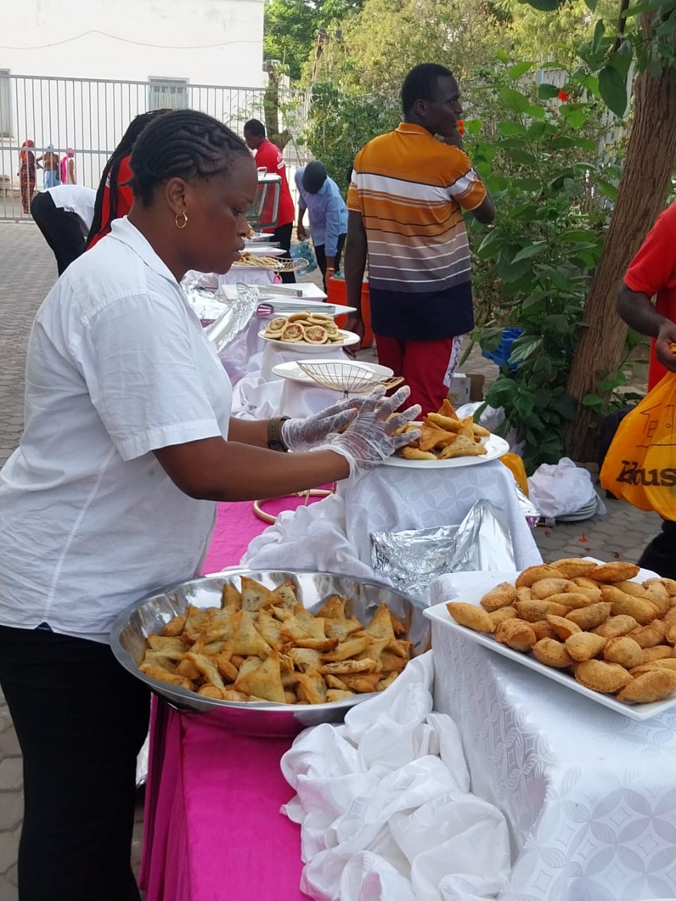 Un moment convivial pour clôturer la Journée Portes Ouvertes IDHP & Amnesty 